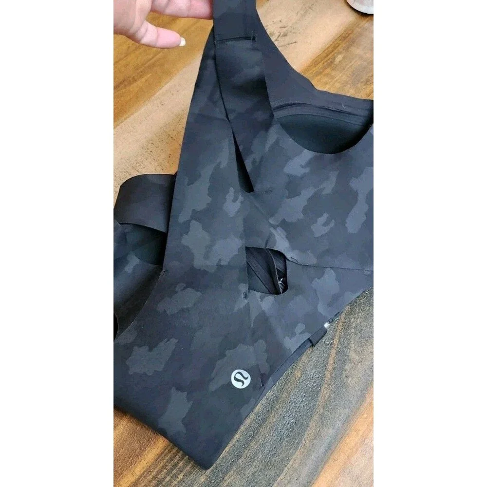 Lululemon Enlite Front Zip Up Sports Bra Womens 34DD Black Incognito Camo